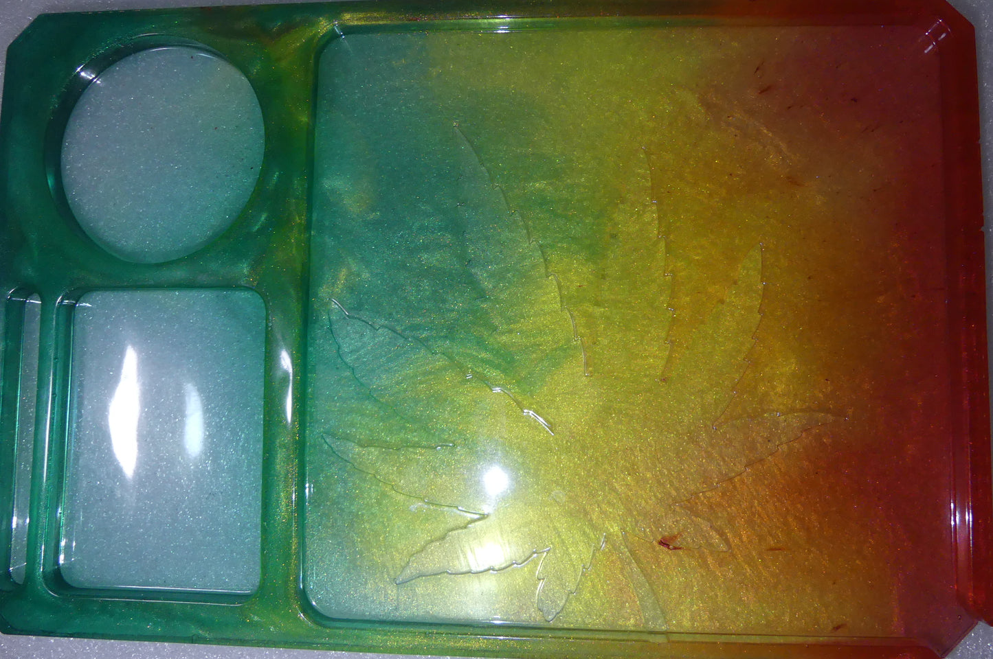 Marijuana Leaf Shatter Resistant Resin Rolling Tray [Food Safe Epoxy]